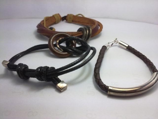 ข้อมือเชือกหนังประดับเงินสไตล์วินเทจ