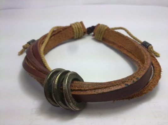 ข้อมือเชือกหนังประดับเงินสไตล์วินเทจ