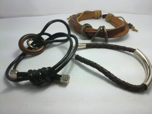 ข้อมือเชือกหนังประดับเงินสไตล์วินเทจ