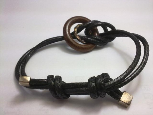 ข้อมือเชือกหนังประดับเงินสไตล์วินเทจ