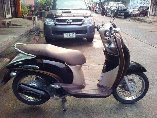 scoopy i ปี 53 พรีเมี่ยม สีดำ น้ำตาล หลุดจำนำ เอกสารจำนำครบ โอนไม่ได้ ต่อภาษี พรบ.ได้ปกติ  หมาะสำหรับใช้ตจว.หรือขับในหมู่บ้าน คุ้มๆๆๆรถ