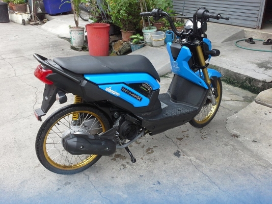 zoomer x  ปี 57   รถหลุดจำนำ รถบ้าน สวย  เครื่องแน่น  วิ่ง 8,xxx กว่ากิโล