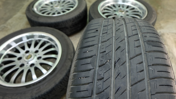 ขายเฉพาะยางปลายปี13 Falken Azenis PT-722 A/S 215-55-R17