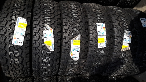 ยางใหม่ 265/75R 16 Bf ปี 12 ราคาเส้นละ 7500 บาท