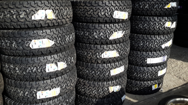 ยางใหม่ 265/75R 16 Bf ปี 12 ราคาเส้นละ 7500 บาท