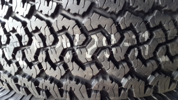 ยางใหม่ 265/75R 16 Bf ปี 12 ราคาเส้นละ 7500 บาท