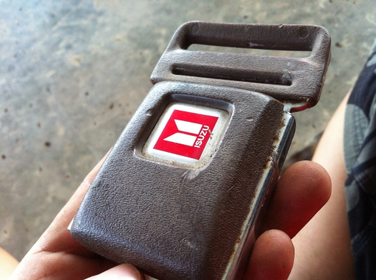 ตัวยึดคาดเบลท์ อีซูซุ ติดรถคลาสสิค