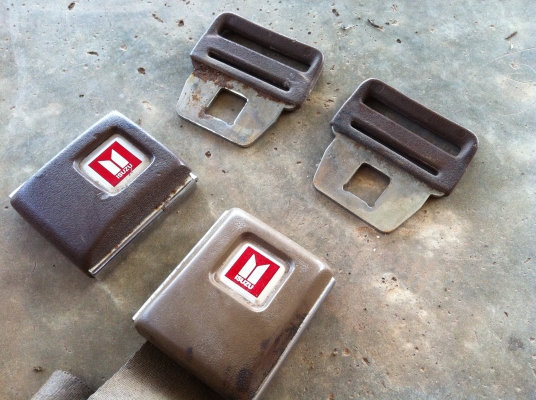 ตัวยึดคาดเบลท์ อีซูซุ ติดรถคลาสสิค