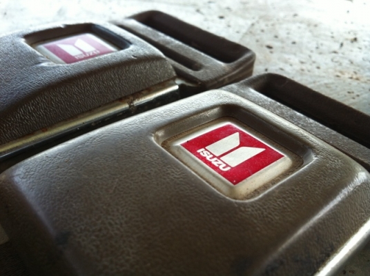 ตัวยึดคาดเบลท์ อีซูซุ ติดรถคลาสสิค