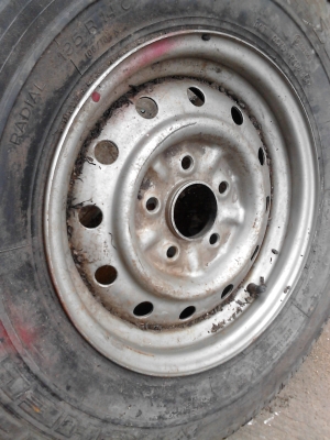 ( กะทะ 5  รู  ขอบ 14 ) TOYOTA  195R14  กะทะพร้อมล้อยาง 1 ล้อ  สวยๆดอกยางหนา โทร.081-427-3941