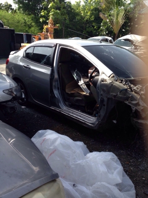 ซากรถฮอนด้านิวส์ซิดตี้ ปี10 เล่มโอนลอย รื้อขายอะไหลทุกชิ้น ซากรถฮอนด้านิวส์ซิดตี้ ปี10 เล่มโอนลอย รื้อขายอะไหลทุกชิ้น