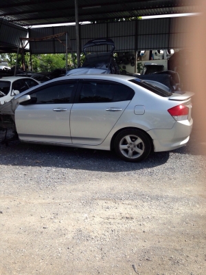 ซากรถฮอนด้านิวส์ซิดตี้ ปี10 เล่มโอนลอย รื้อขายอะไหลทุกชิ้น ซากรถฮอนด้านิวส์ซิดตี้ ปี10 เล่มโอนลอย รื้อขายอะไหลทุกชิ้น