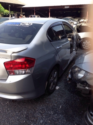 ซากรถฮอนด้านิวส์ซิดตี้ ปี10 เล่มโอนลอย รื้อขายอะไหลทุกชิ้น