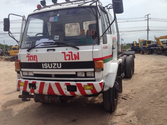 ขายสิบล้อเพลาเดียว175แรง สภาพพร้อมใช้ สนใจติดต่อ 0813712233