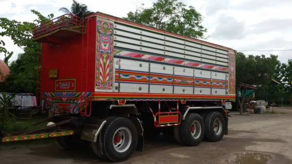 ต้องการขายรถบรรทุกพ่วง