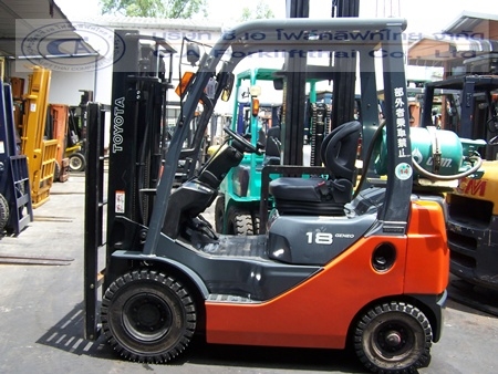 ขายรถ โฟล์คลิฟท์ TOYOTA รุ่น 8-FG18