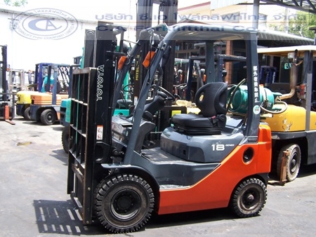 ขายรถ โฟล์คลิฟท์ TOYOTA รุ่น 8-FG18