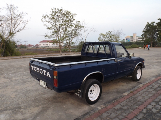 ขายหรือแลก toyota LN30 ปี 1980 เครื่องดีเซล2200 แน่นๆ 75,000 ขายหรือแลก toyota LN30 ปี 1980 เครื่องดีเซล2200 แน่นๆ 75,000