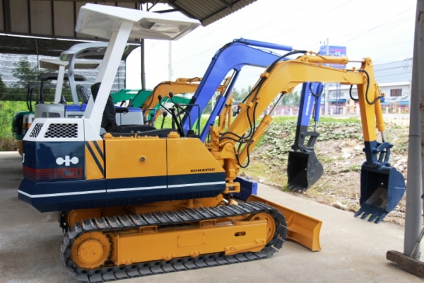 Komatsu PC20-5 มือสองญี่ปุ่นแท้นำเข้าเอง ไม่เคยใช้งานในไทย
