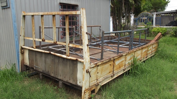 ขายกระบะคาร์โก้ 6 ล้อกลาง