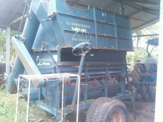 ขายตู้นวดข้าว เกษตรพัฒนา6ฟุต จัมโบ้ สภาพสวยพร้อมใช้งาน ใช้งานกับรถไถ สนใจโทร 090-8588220คุณนะ หรือ www.truck.in.th/498