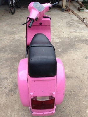 าย vespa cosa สีชมพูสดๆสวยๆ รถพร้อมขี่เครื่องดีครับ  no book ราคา 19500 บาท