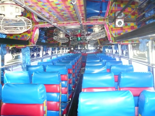 รถบัส 6 ล้อพร้อมงานประจำ