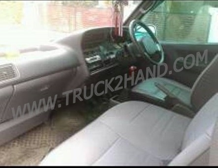 รถตู้ TOYOTA  ปี 2002 พร้อมใช้งาน