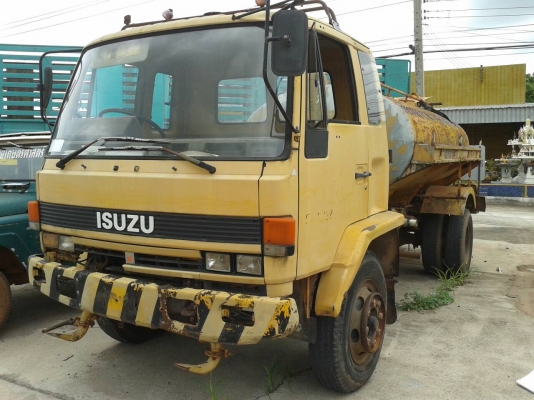 ขาย6ล้อ อีซูซุวิ่งน้ำ เครื่องดี สภาพพร้อมใช้งาน 165แรง เอกสารพร้อมโอน  พร้อมเกียร์ ปั่นน้ำ