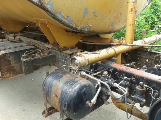 ขาย6ล้อ อีซูซุวิ่งน้ำ เครื่องดี สภาพพร้อมใช้งาน 165แรง เอกสารพร้อมโอน  พร้อมเกียร์ ปั่นน้ำ