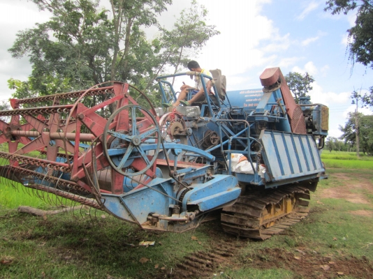 ขายรถเกี่ยวข้าว เกษตรพัฒนา รุ่นเงินมี