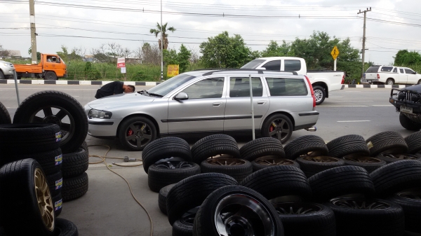 ขายแล้วครับยางใหม่205 45 17เส้นละ1900