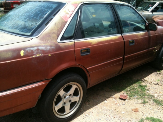 มาสด้าเก๋งปี 96 รุ่น 626  4ประตู ขับได้พร้อมโอน ขาย 20,000 บาท