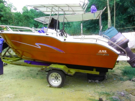 ขายถูก!!! เพื่อนฝรั่งฝากขายเรือใหม่ 15.6 ฟุต พร้อมเครื่อง YAMAHA 50 เเรง มีทริม( ไฟฟ้า )