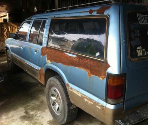 รถ MAZDA 2.5 มังกรดำ แวน 5 ประตู