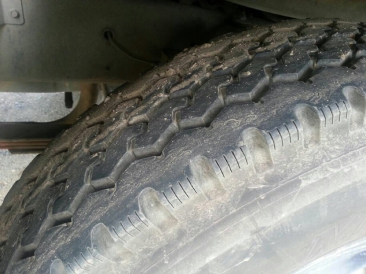 รถอีซูซุ 6 ล้อ ตู้แห้ง FTR32 / 195 แรงม้า. ปี 39 สนใจติดต่อ 081 - 6079515 รถอีซูซุ 6 ล้อ ตู้แห้ง FTR32 / 195 แรงม้า. ปี 39 สนใจติดต่อ 081 - 6079515