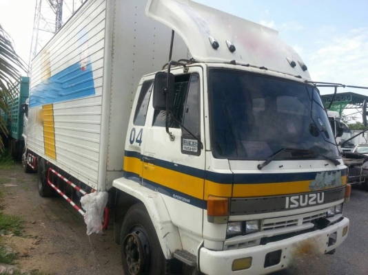 รถอีซูซุ 6 ล้อ ตู้แห้ง  FTR32 / 195 แรงม้า. ปี 39   สนใจติดต่อ 081 - 6079515