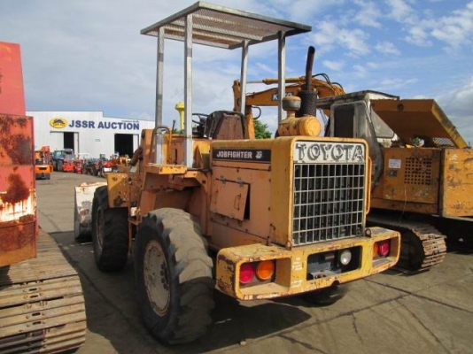 ขายรถตักล้อยาง TOYOTA SDT 30