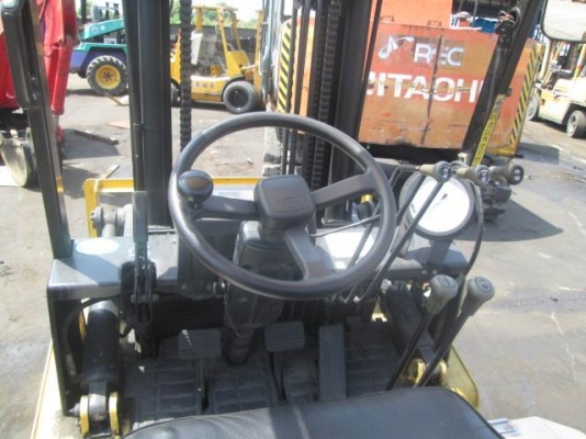 ขายรถ FORK LIFT  เบนซิน  ยี่ห้อ  TCM รุ่น : FG20N4 เสาสูง 3 เมตร