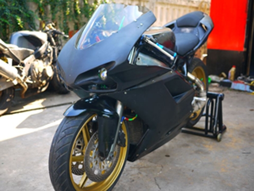 ขายแฟร์ลิ่งDucati 1198ใส่nc30 ราคา40000สนใจติดต่อ0803355484