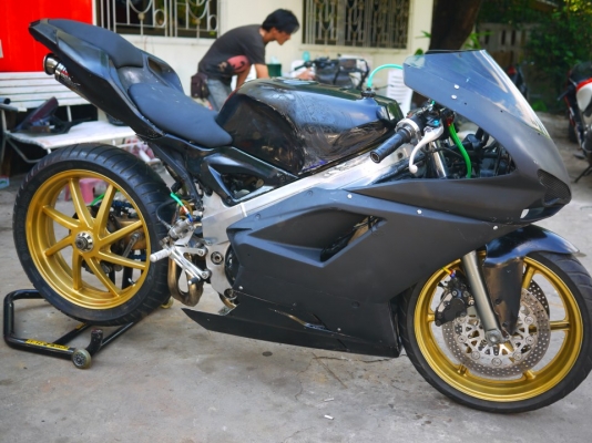 ขายแฟร์ลิ่งDucati 1198ใส่nc30 ราคา40000สนใจติดต่อ0803355484