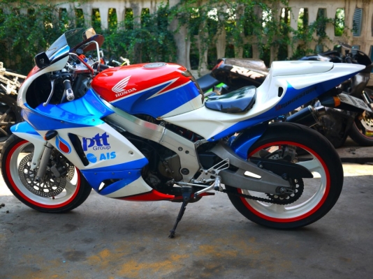 รับสั่งประกอบnc30,cbr400พร้อมทะเบียนเลือกสีเลือกลายได้ราคา95000สนใจติดต่อ0803355484