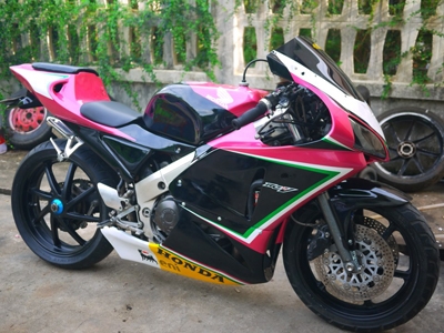 รับสั่งประกอบnc30,cbr400พร้อมทะเบียนเลือกสีเลือกลายได้ราคา95000สนใจติดต่อ0803355484