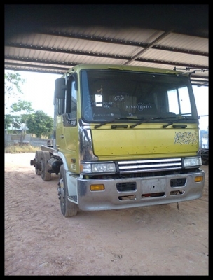 สิบล้อ 2 เพลา หัวครัชซี เครื่องดี สภาพสวยๆ