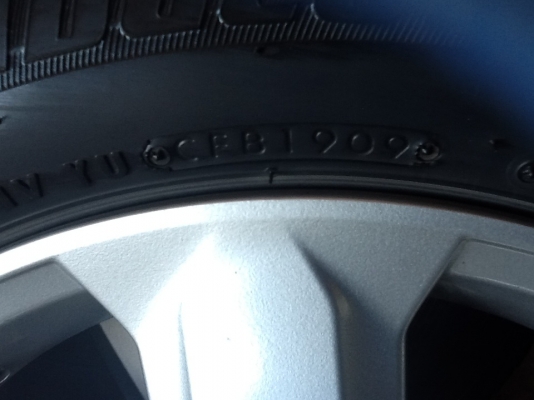 ขายล้อเดิม Honda 4รู100 พร้อมยางสภาพดี ถอดจากรถตัวเอง