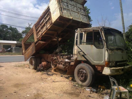 รถมิตซู 10 ล้อดั๊ม FN527 M - A 195 แรงม้า สนใจติดต่อ 081 - 6079515 รถมิตซู 10 ล้อดั๊ม FN527 M - A 195 แรงม้า สนใจติดต่อ 081 - 6079515