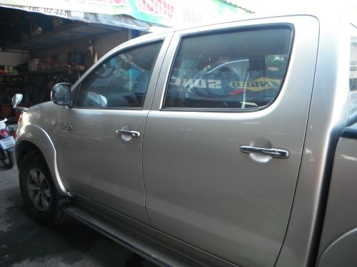 TOYOTA VIGO  4 ประตู