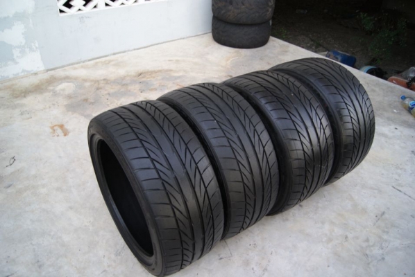 Goodyear RS02 หน้า245 40 18หลัง 275 35 18ปี07 มี1ชุด Goodyear RS02 หน้า245 40 18หลัง 275 35 18ปี07 มี1ชุด