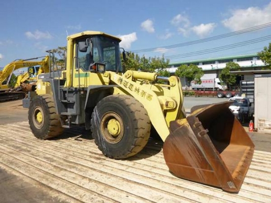 รถตักล้อยาง WA400-3E รถนอก ไม่เคยใช้งานในไทย  โทร.081-373-0559