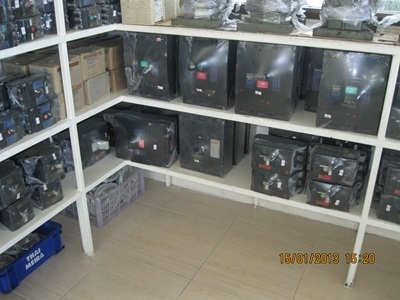 ขายเบรกเกอร์เก่า มีตั้งแต่ 10-600 แอมป์ ราคาถูก ขายเบรกเกอร์เก่า มีตั้งแต่ 10-600 แอมป์ ราคาถูก